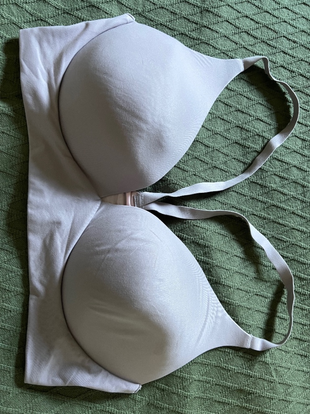NWOT VICTORIA SECRET BRA 36D ~RETIRED LOUNGE BRA~LIGHTLY LINED PLUNGE~WIRELESS